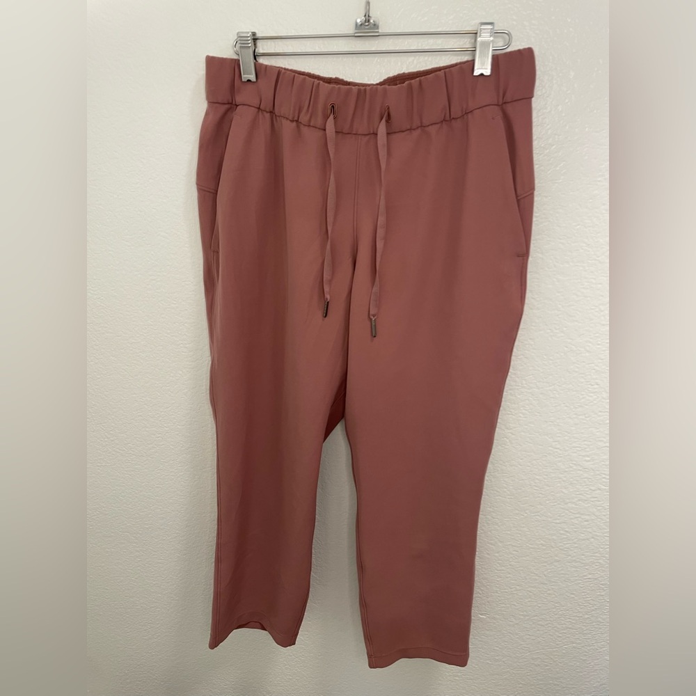 Lululemon On The Fly Jogger size 6